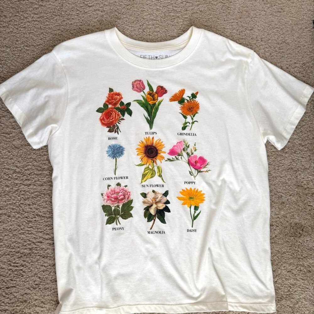 Fifth Sun Flower Print Graphic T-Shirt Large